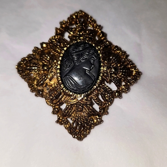 Vintage obsidian Carved‎ cameo brooch/ pendant - Picture 1 of 7